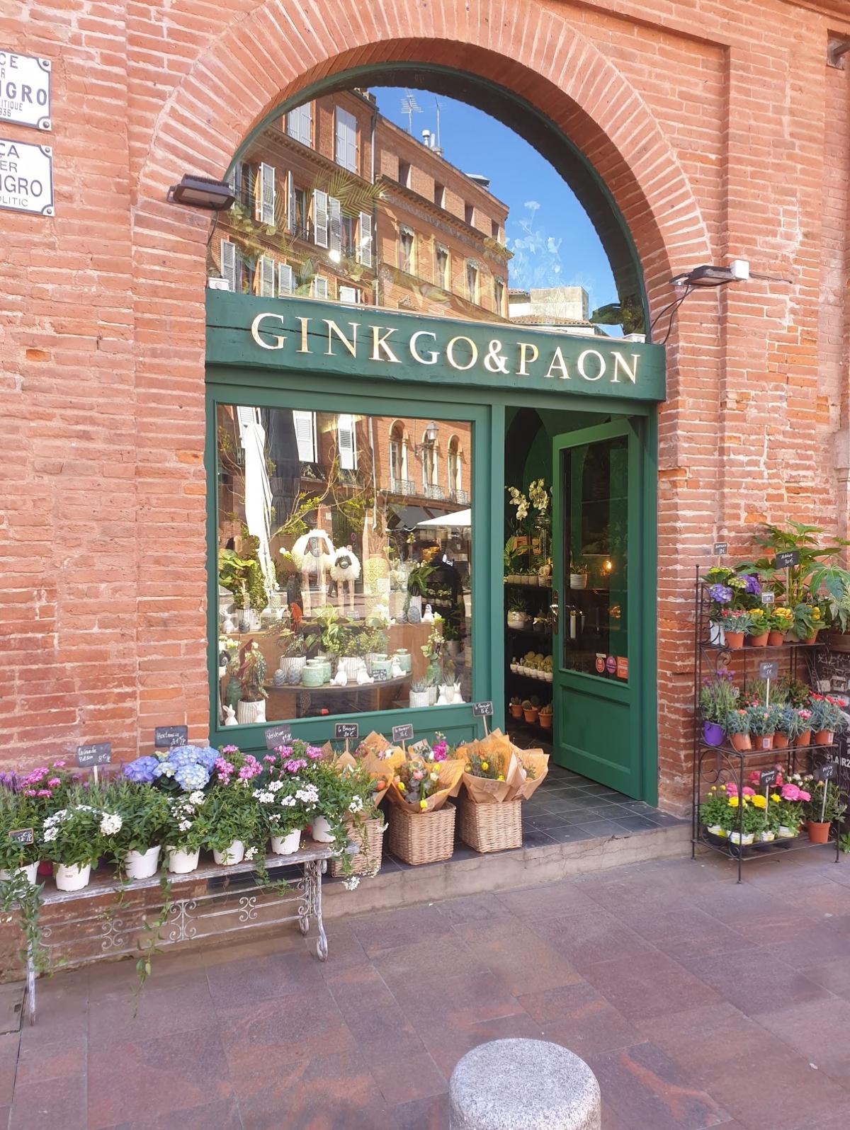 Ginkgo & Paon Flowers