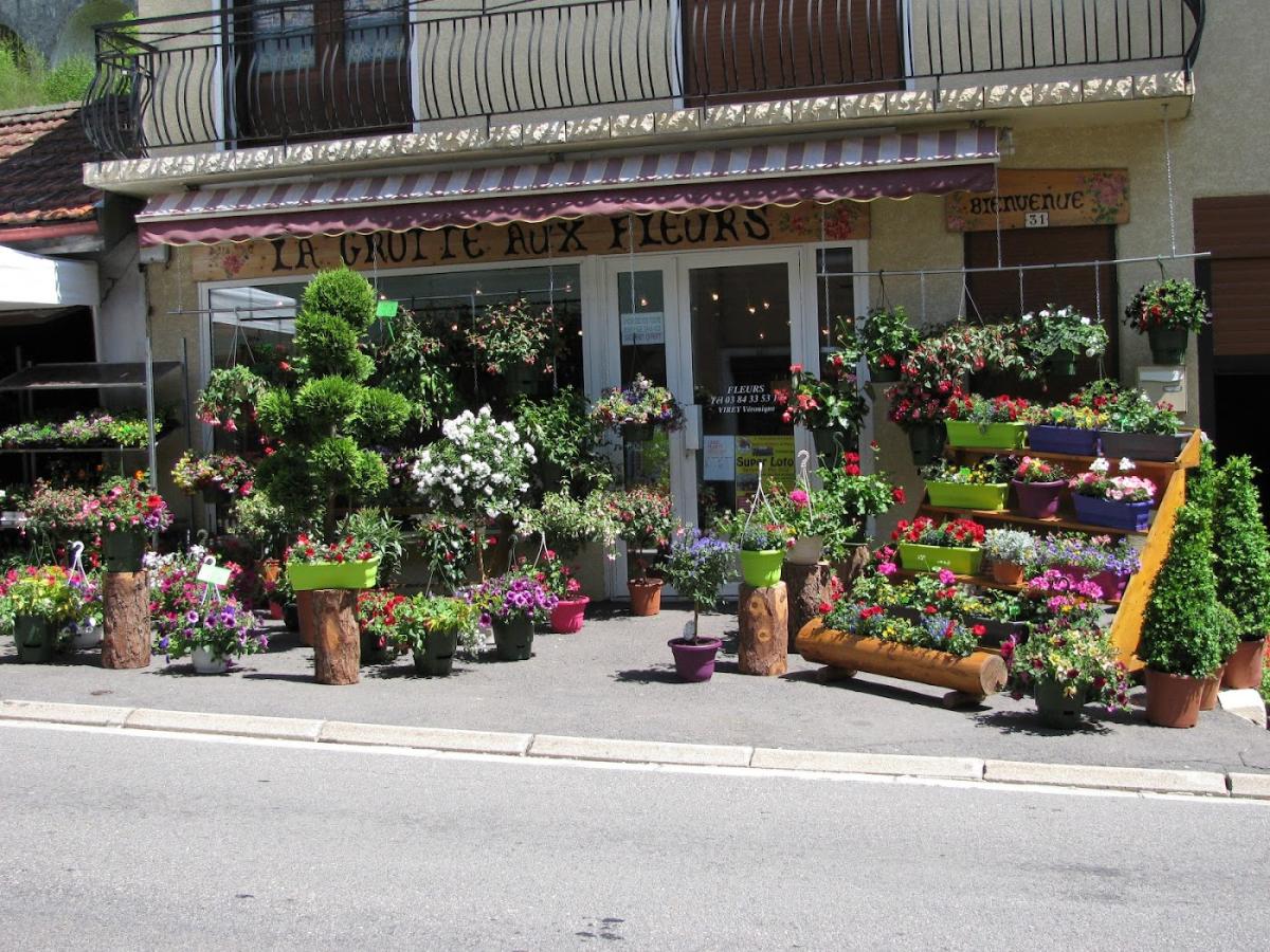 La Grotte Aux Fleurs