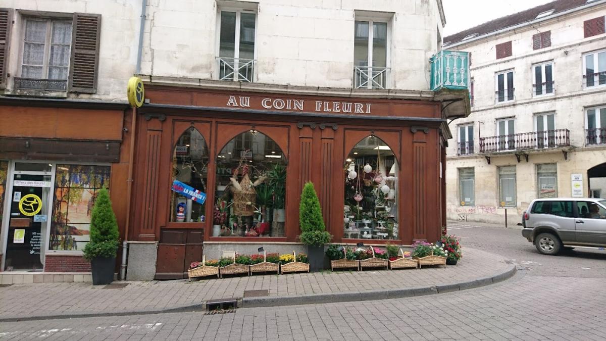 AU COIN FLEURI