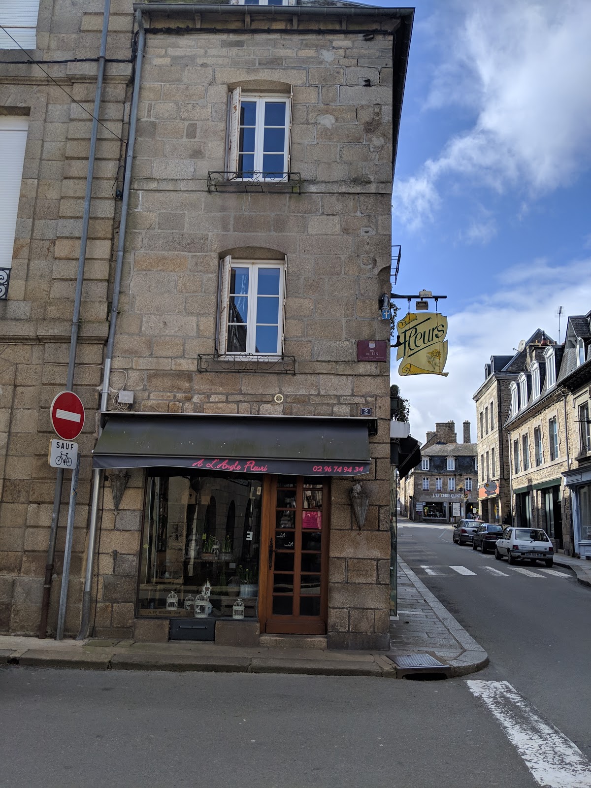 L'ANGLE FLEURI