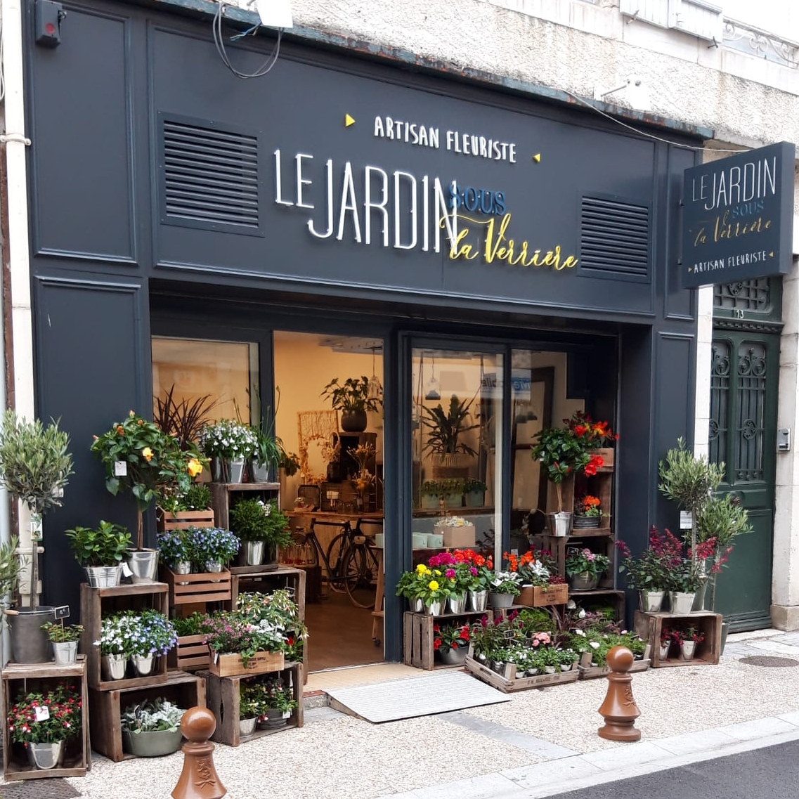 Le jardin sous la verrière, Artisan fleuriste