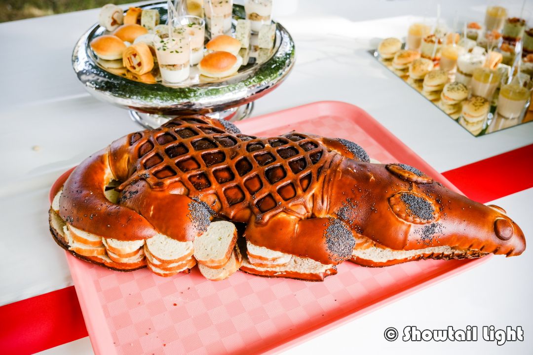 Showtail Light Sonorisation Eclairage Video Organisateur de Réception puis producteur de spectacle