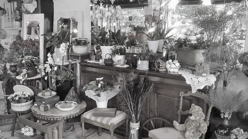 LA BOUQUETTERIE FLEURS ET BROCANTE