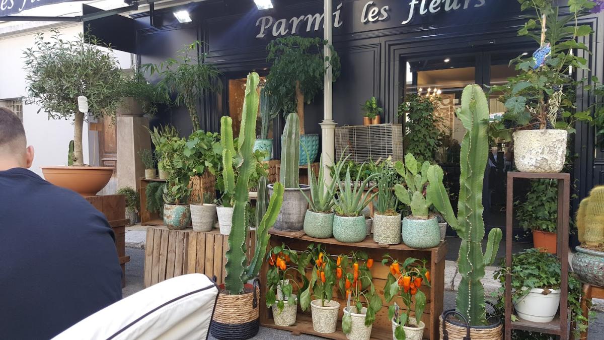 Parmi les fleurs - Longchamp