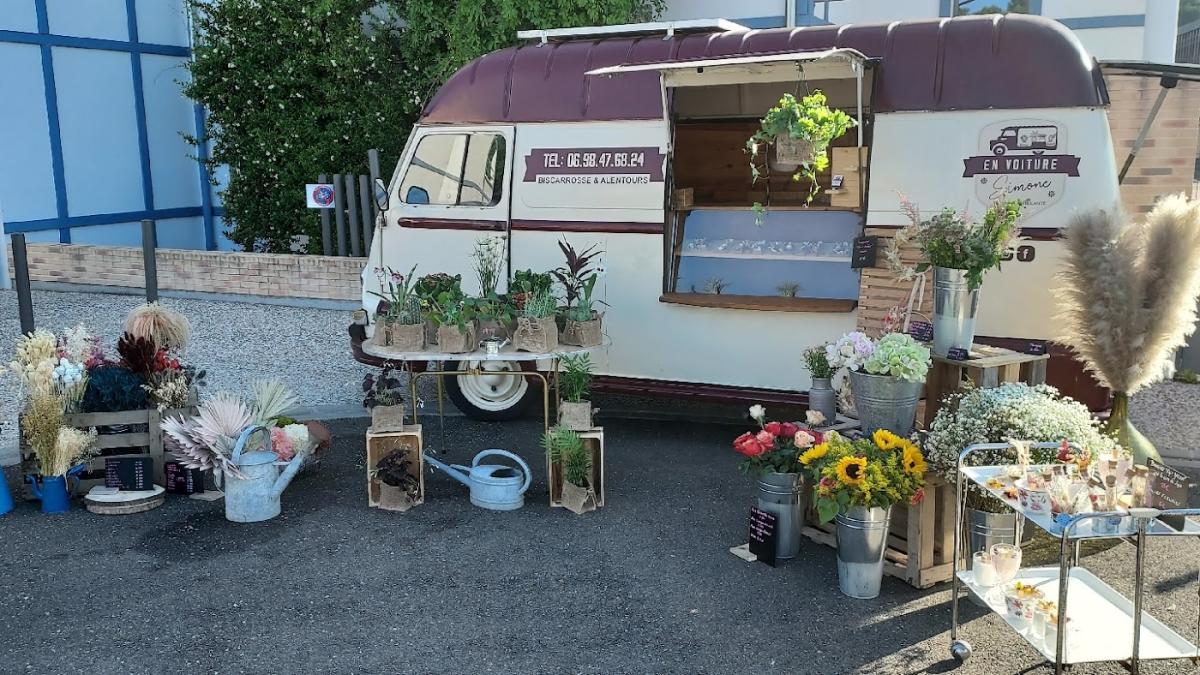 En voiture Simone fleuriste ambulante