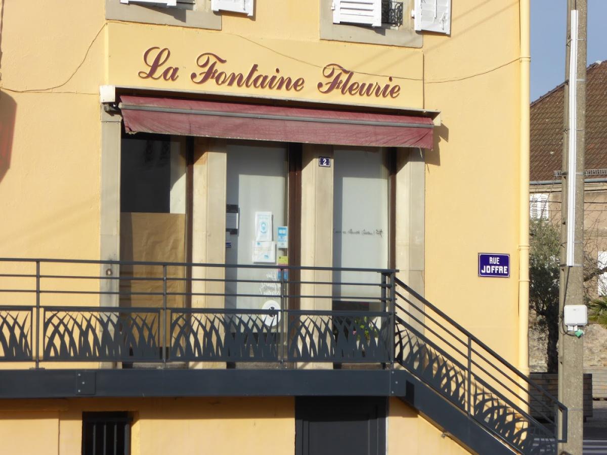 LA FONTAINE FLEURIE