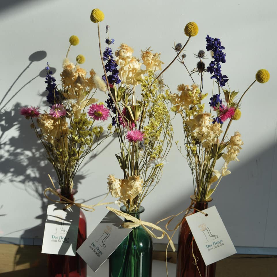 Des fleurs dans les bottes