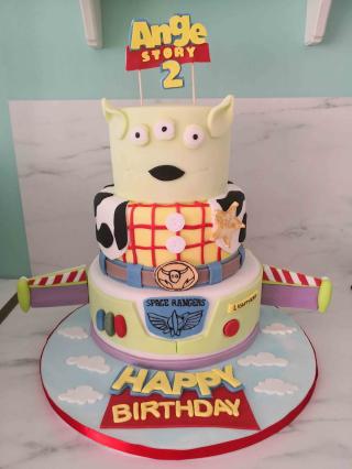 Fleuriste Damour et de Gâteaux Cake design /Gâteaux personnalisés sur mesure 0