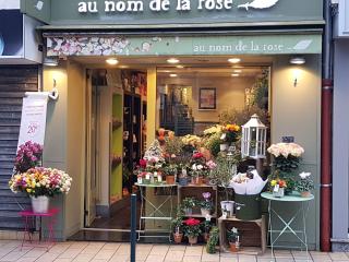 Fleuriste Au Nom De La Rose 0