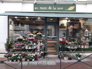 Fleuriste Au Nom De La Rose 0