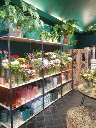 Fleuriste Ginkgo & Paon Flowers 1