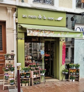 Fleuriste Au Nom De La Rose 0