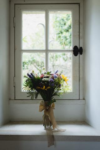 Fleuriste Suzanne aux yeux bleus 0