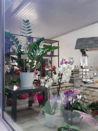 Fleuriste Au Puits Fleuri 0