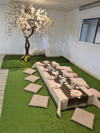 Fleuriste Violette Et Pimprenelle 0