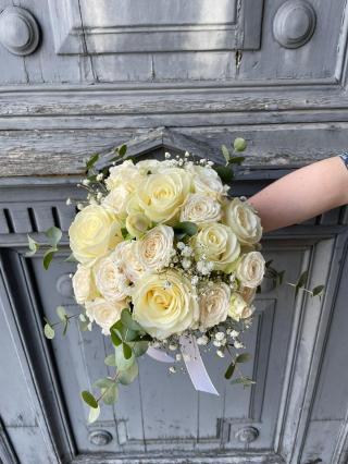 Fleuriste Violette Et Pimprenelle 0