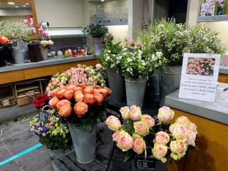 Fleuriste Au Nom De La Rose 0