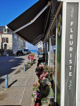 Fleuriste Aujourd'hui Une Fleur 0