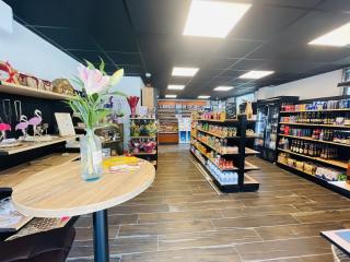 Fleuriste Chez Max Tabac et Cave Et CADEAUX + Relais Poste + EPICERIE 2