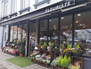 Fleuriste Aux Mains Vertes Fleurs Objet Déco 0