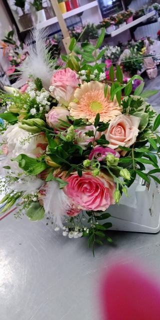 Fleuriste Allons Voir Si La Rose 0