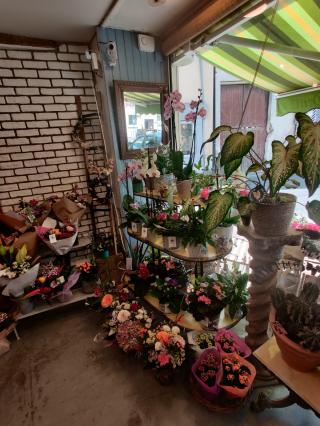 Fleuriste UN ECRIN DE FLEURS 2