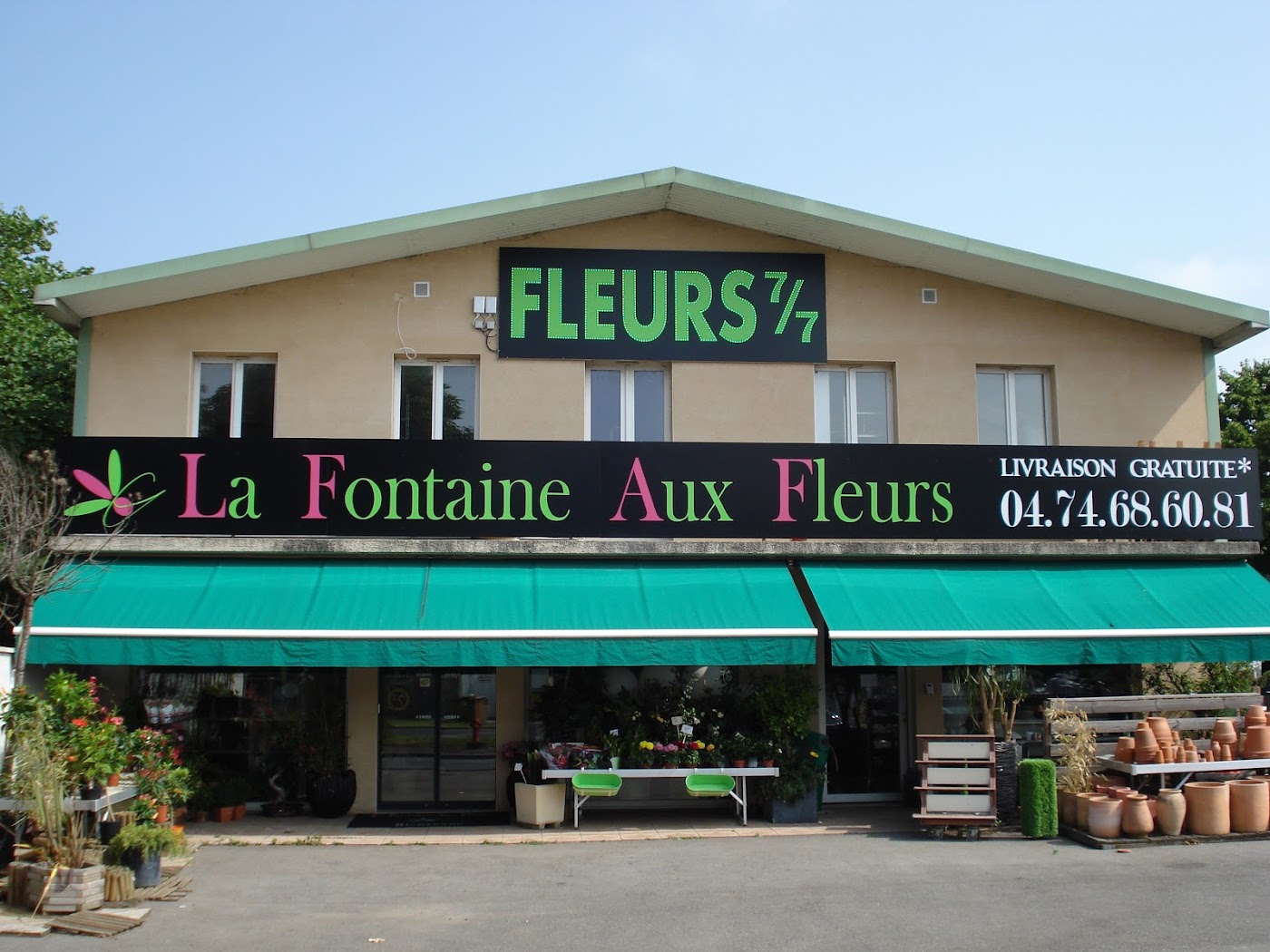 LA FONTAINE AUX FLEURS / ANASTASIA FLEURS